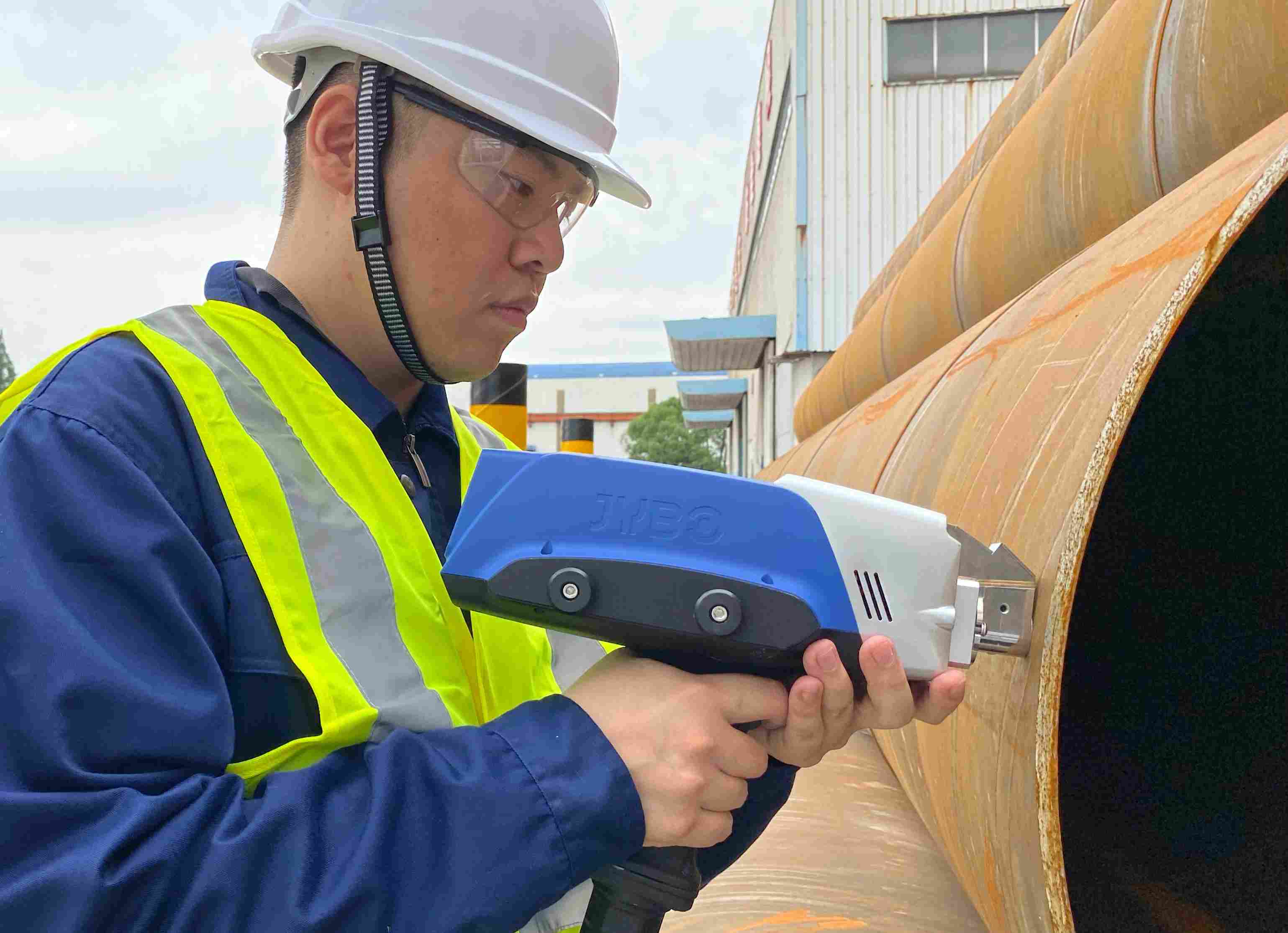 Application of SP6 Mobile Metal Analyzer in large pipelines